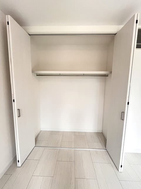 Room image 15