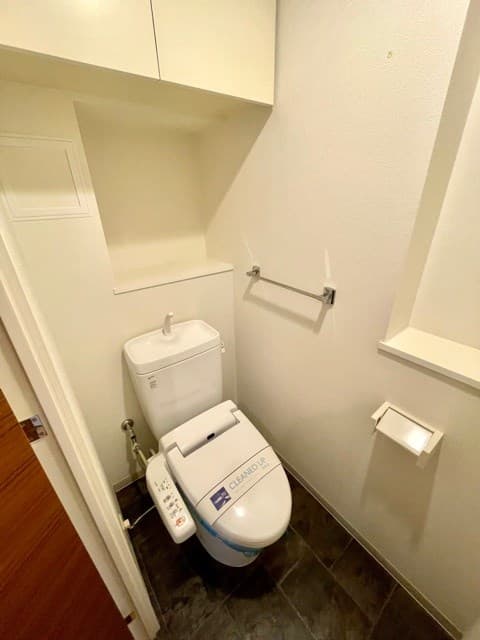 Room image 8