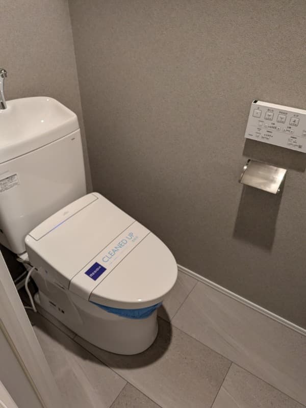 Room image 8