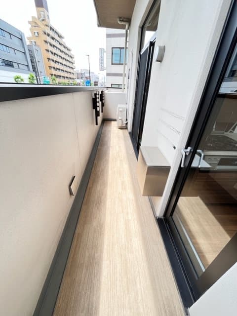Room image 8