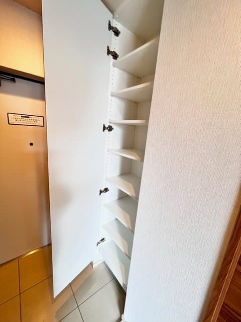Room image 12