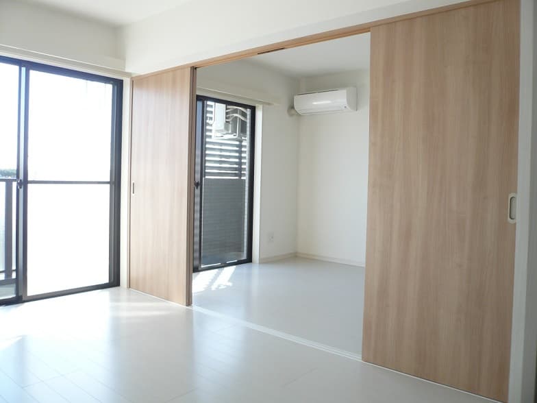 Room image 8