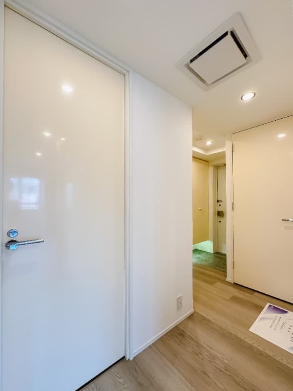 Room image 15