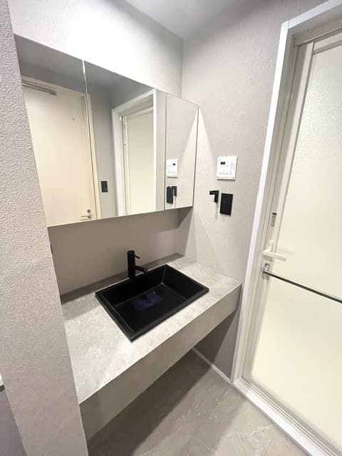 Room image 8