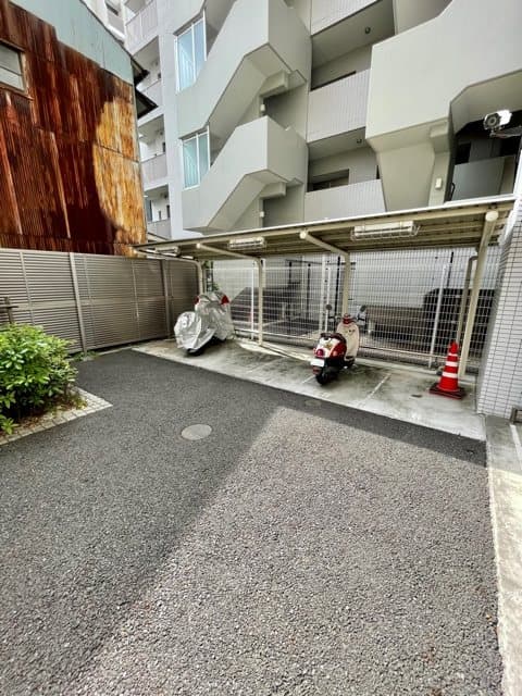 Room image 12