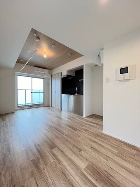 Room image 14