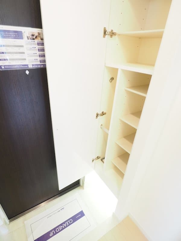 Room image 8