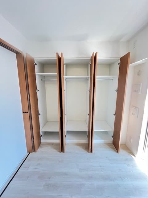 Room image 13
