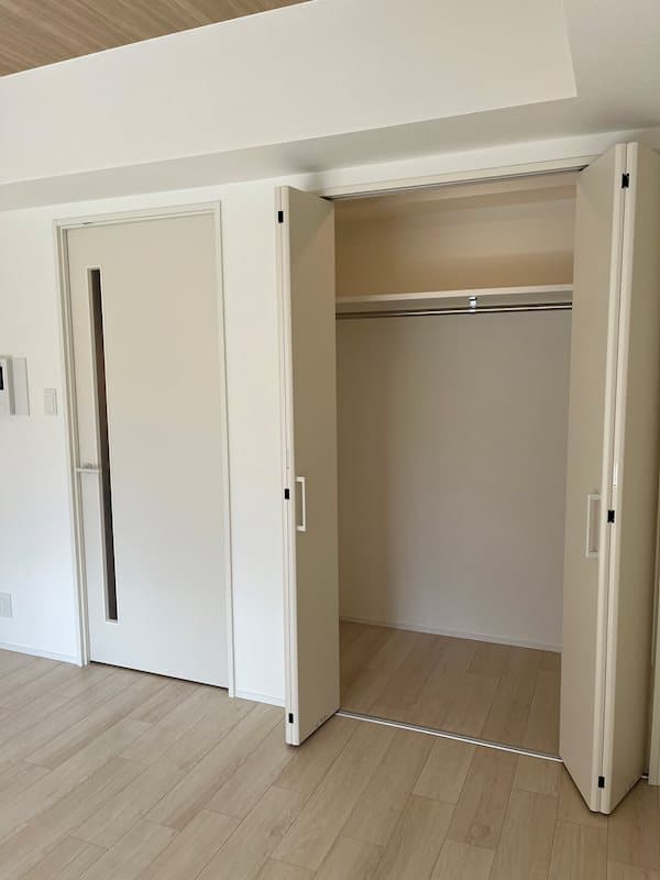 Room image 12