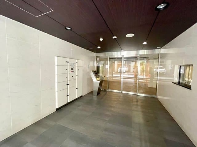 Room image 12