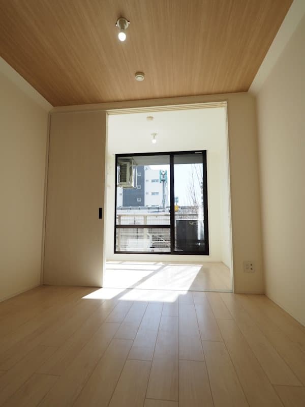 Room image 9