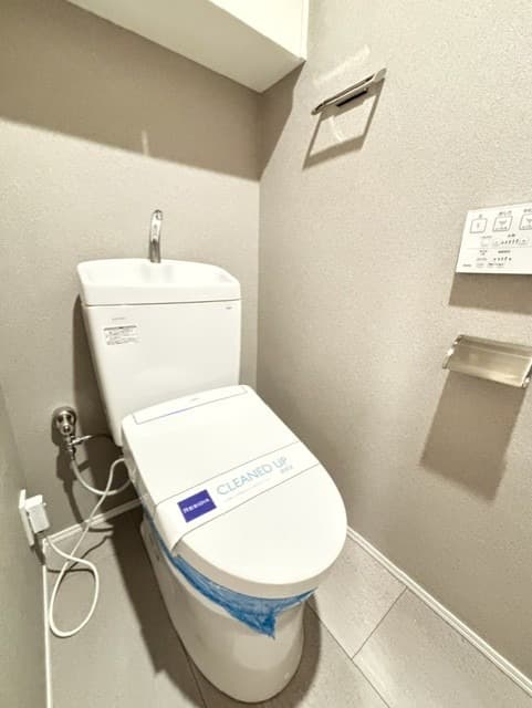 Room image 12