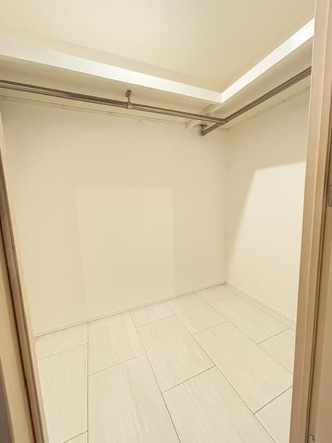 Room image 15