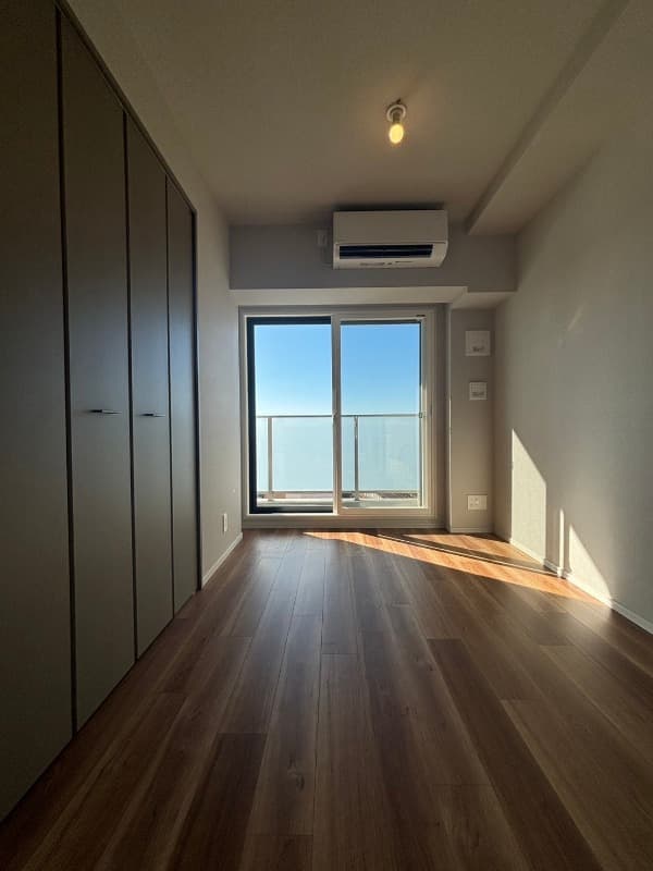 Room image 10