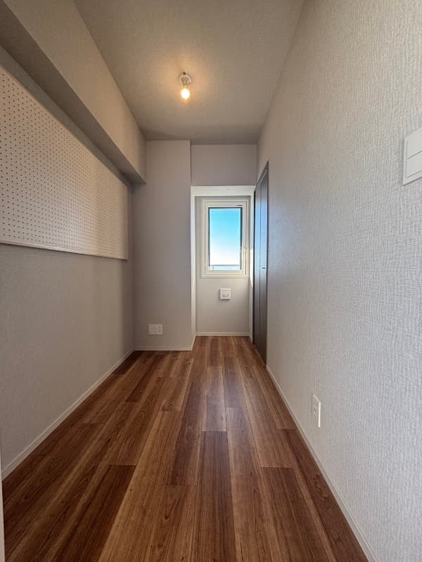 Room image 11