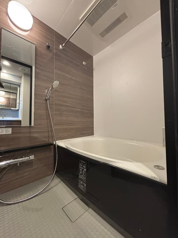 Room image 15