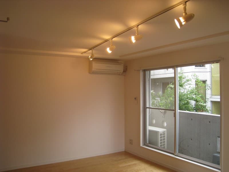 Room image 8