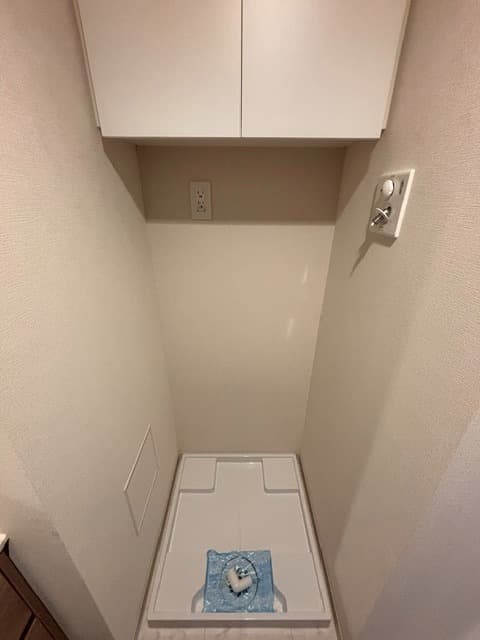 Room image 8