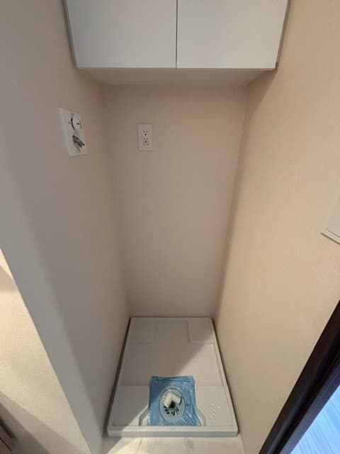 Room image 8