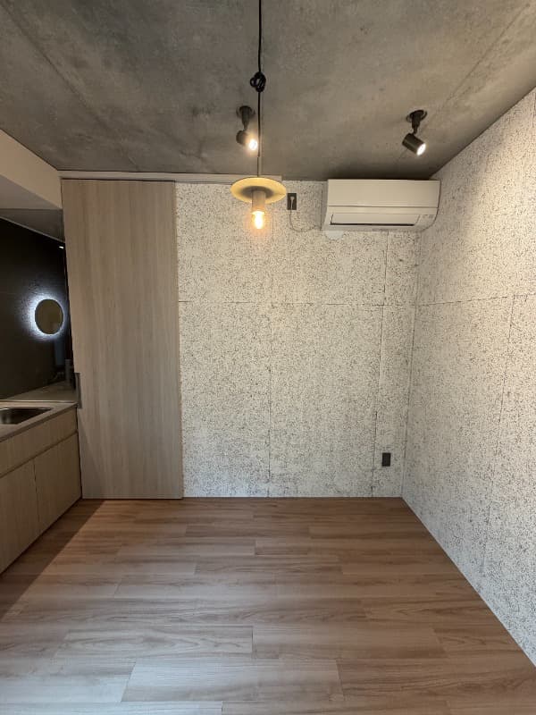 Room image 8