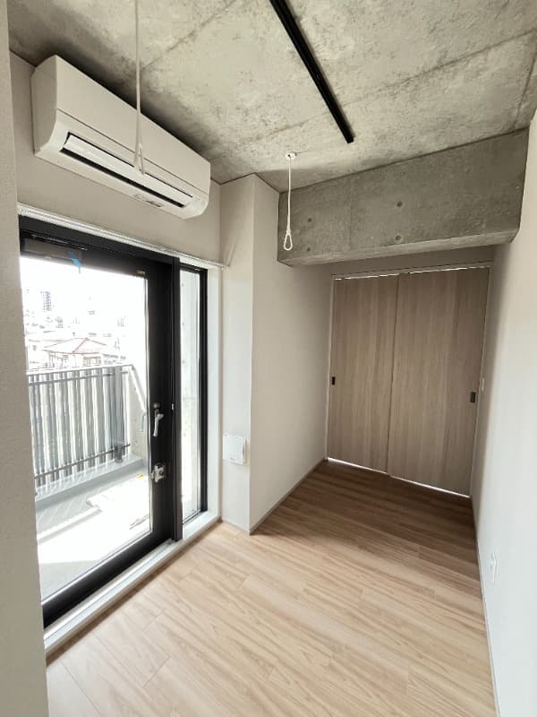 Room image 8
