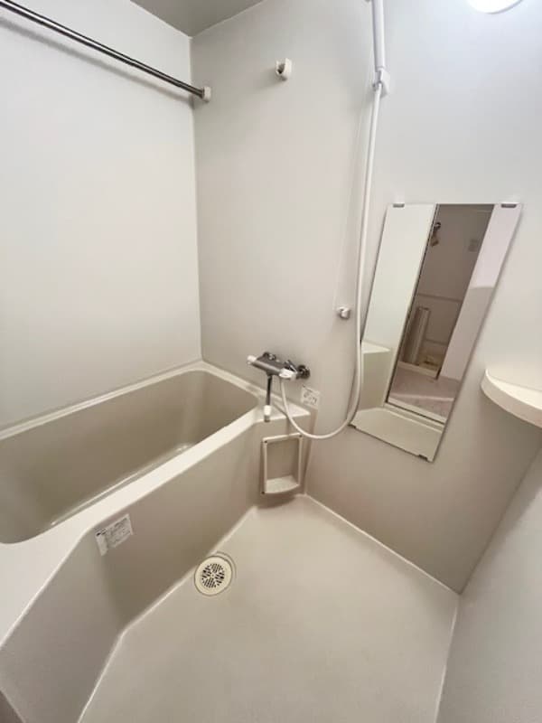 Room image 9