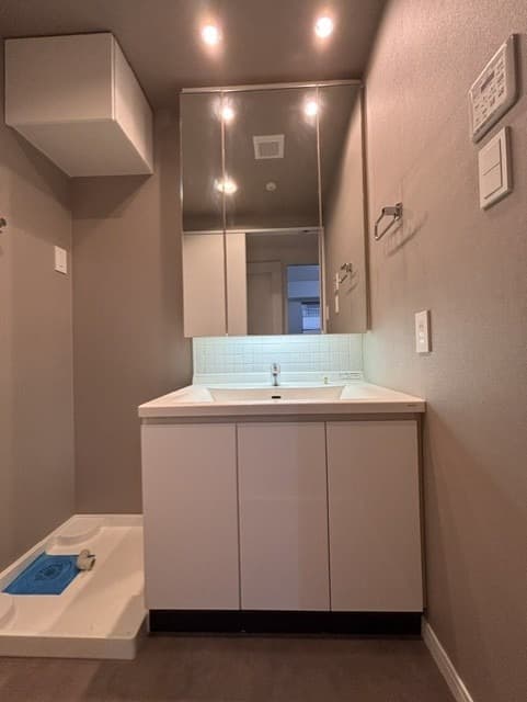 Room image 10