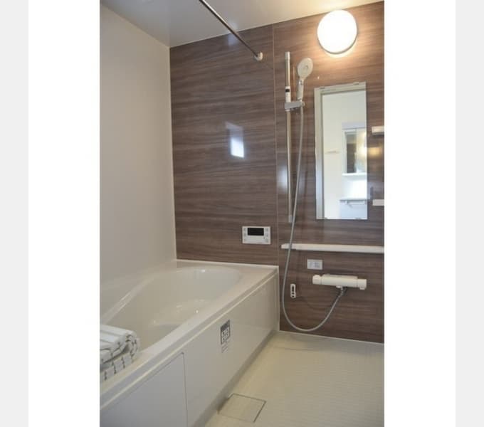 Room image 12