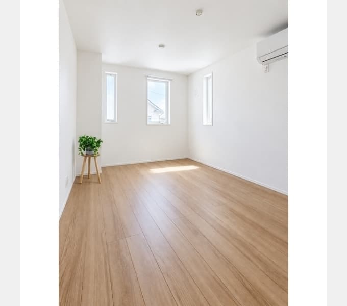 Room image 8