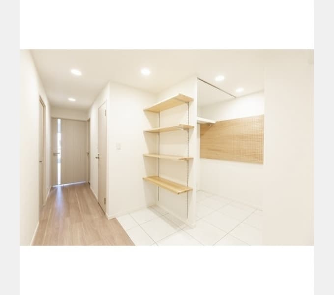 Room image 8