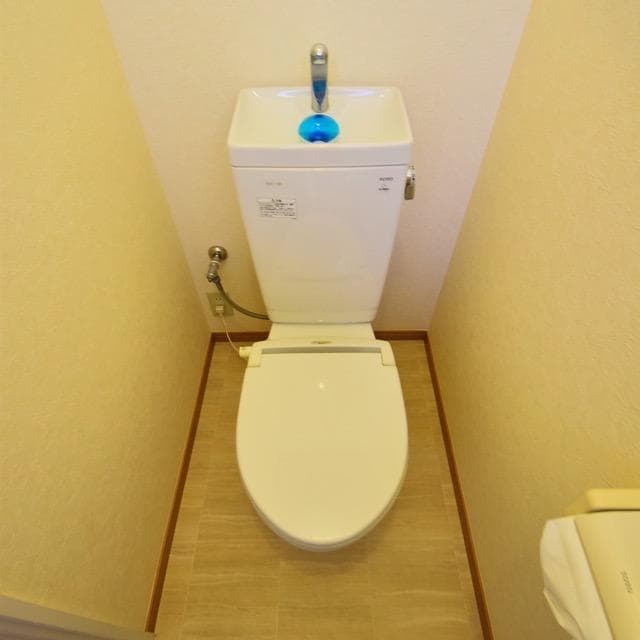 Room image 10