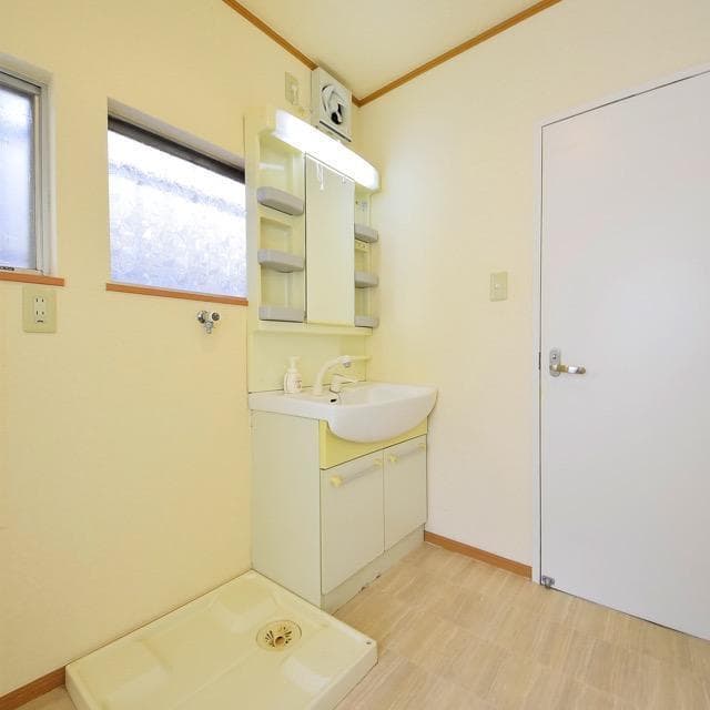 Room image 13