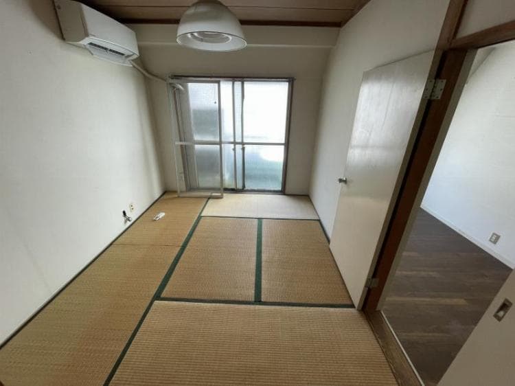 Preview interior of Yoshino Building