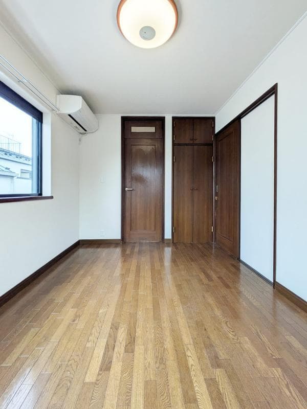 Room image 14