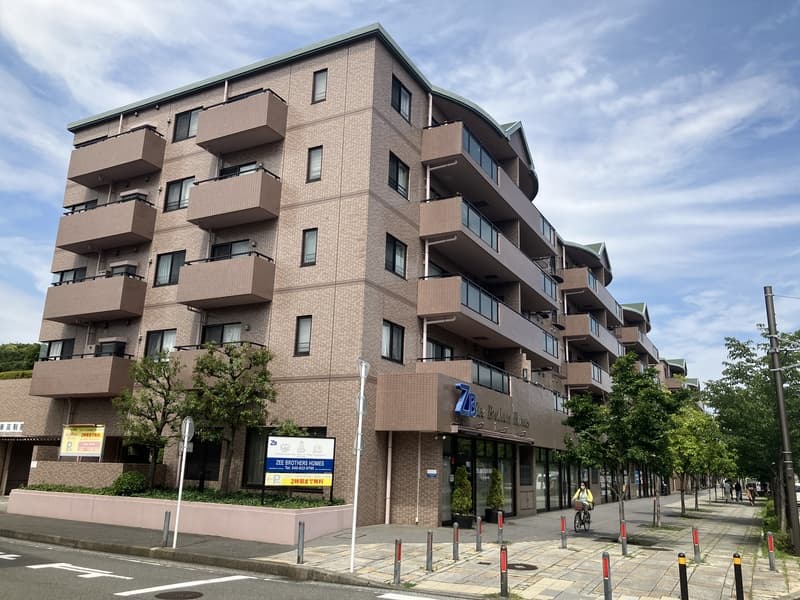 Main exterior of Granduo Honmoku