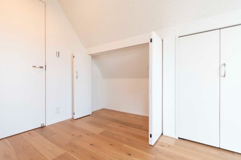 Room image 8