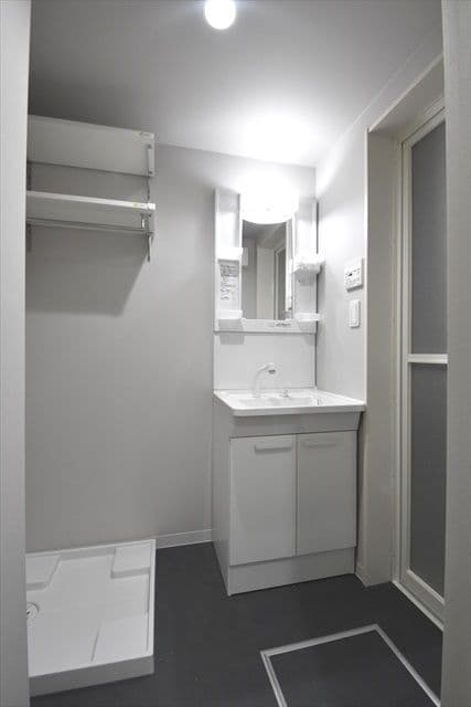 Room image 16