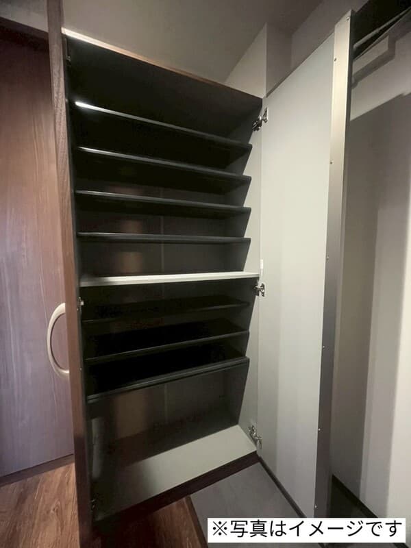 Room image 10