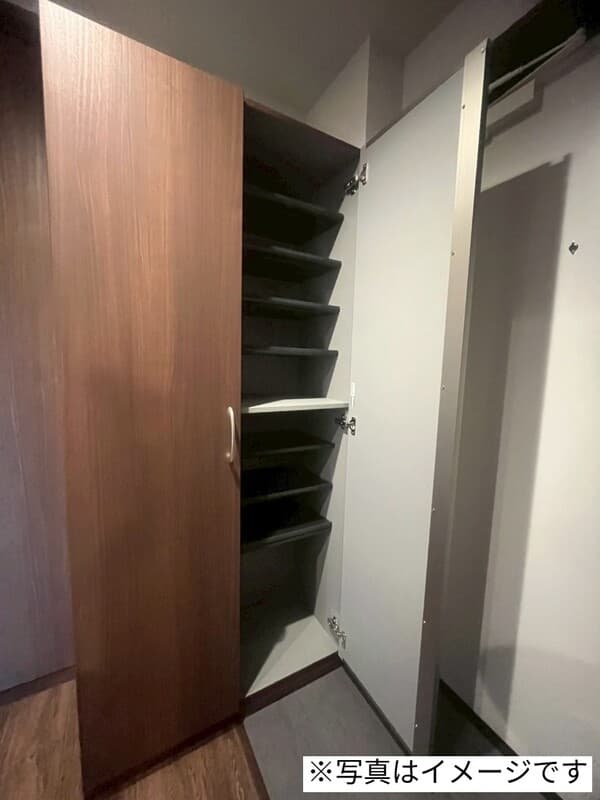 Room image 9