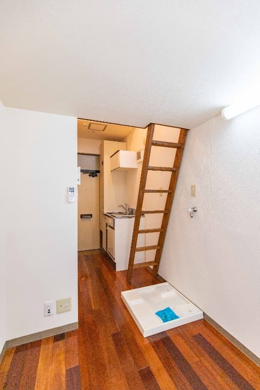 Room image 11