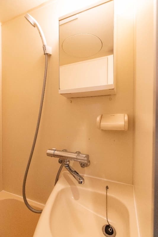 Room image 8