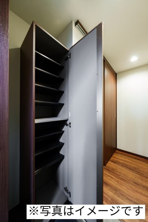 Room image 15