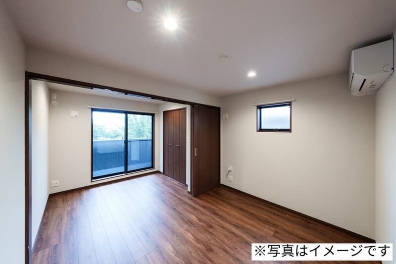 Room image 12