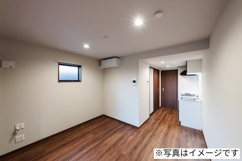 Room image 16