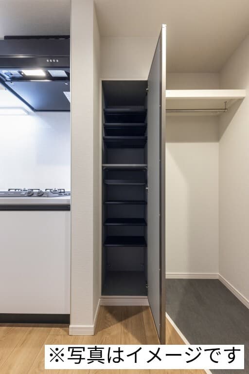 Room image 10