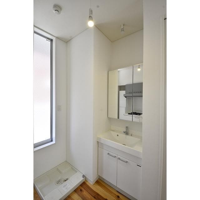 Room image 12