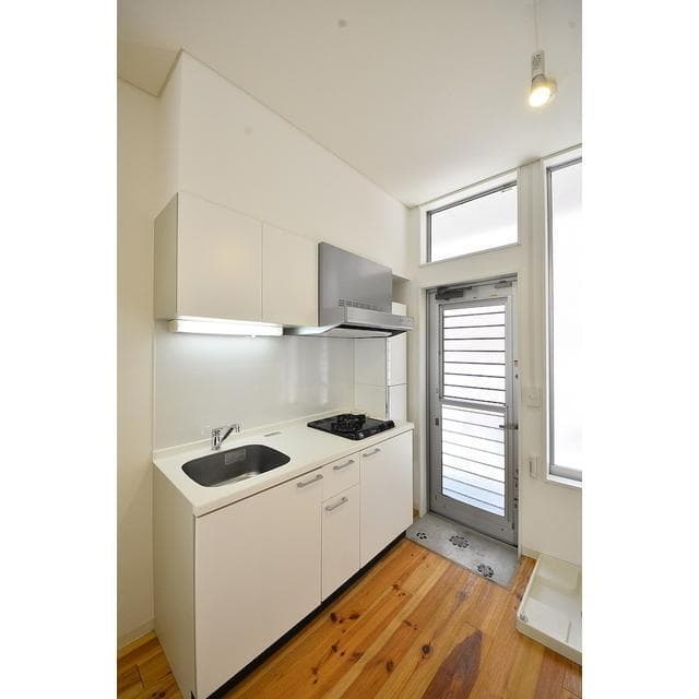Room image 8