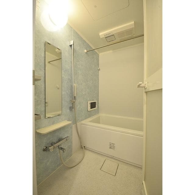 Room image 9