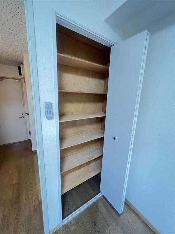 Room image 13