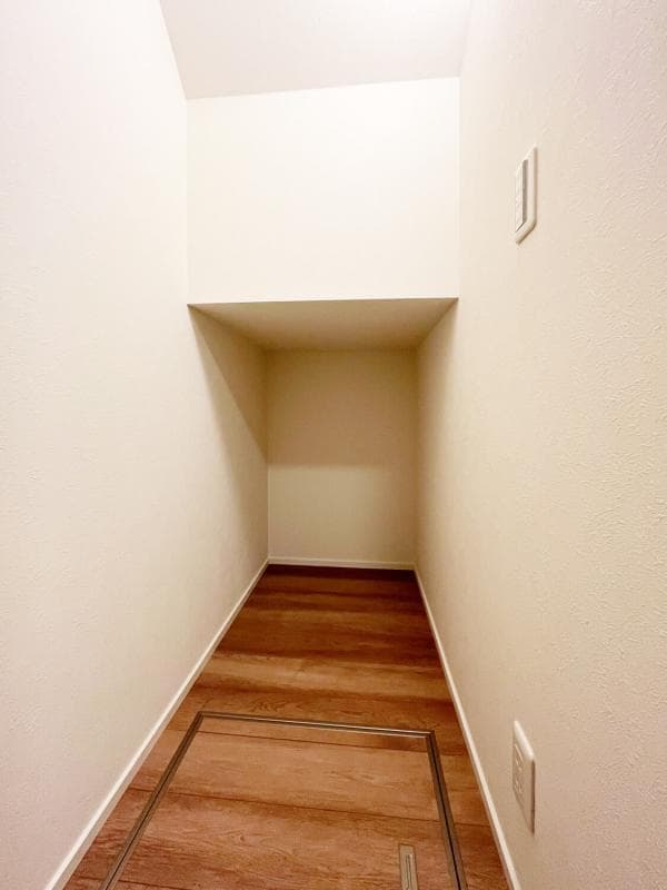 Room image 15